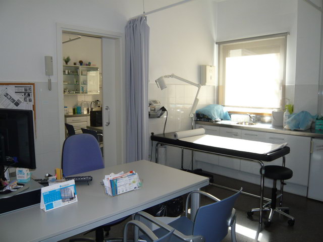 Sala de enfermer�a del dispensario m�dico de Gav� Mar (Clausurado definitivamente por la Generalitat de Catalunya el 23 de Junio de 2011)